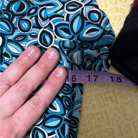 Vintage Black and Blue Fitted Blouse with Peter Pan Collar - Picture 8 of 10